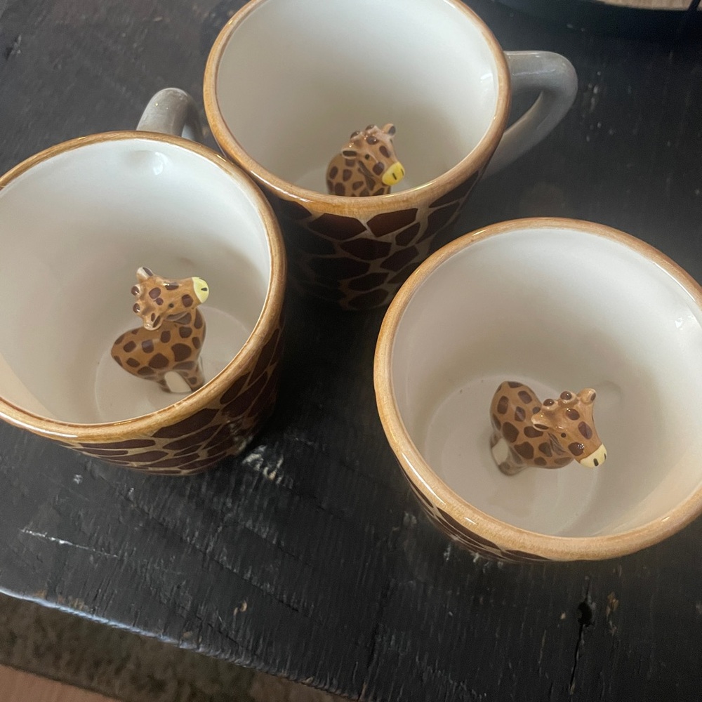 Giraffe Design Brown Ceramic Mugs
